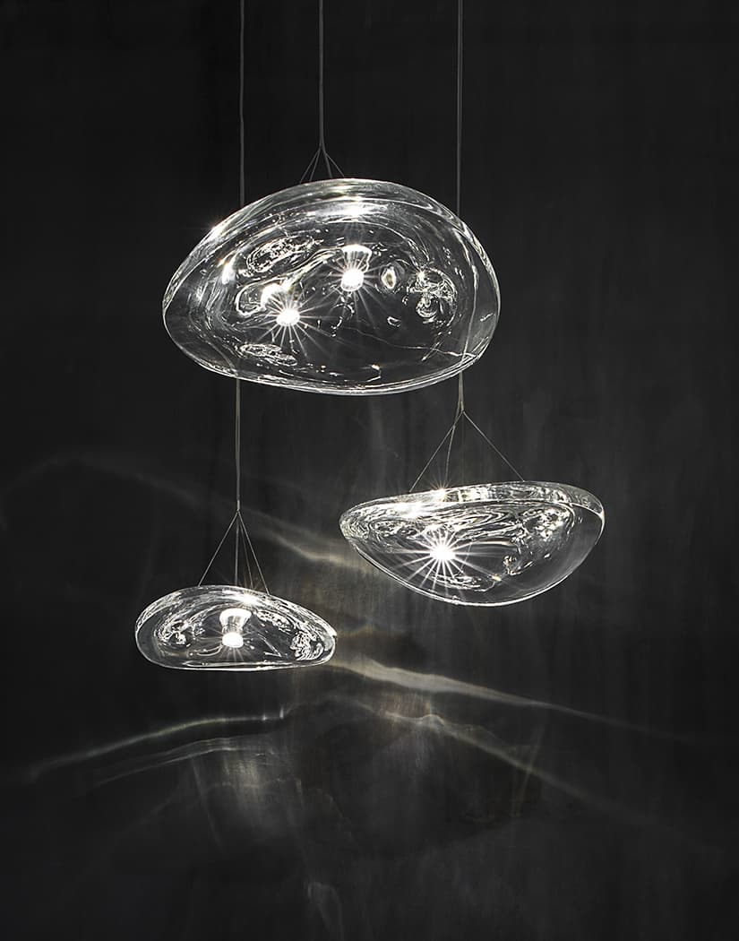 Manta, shimmering waves.